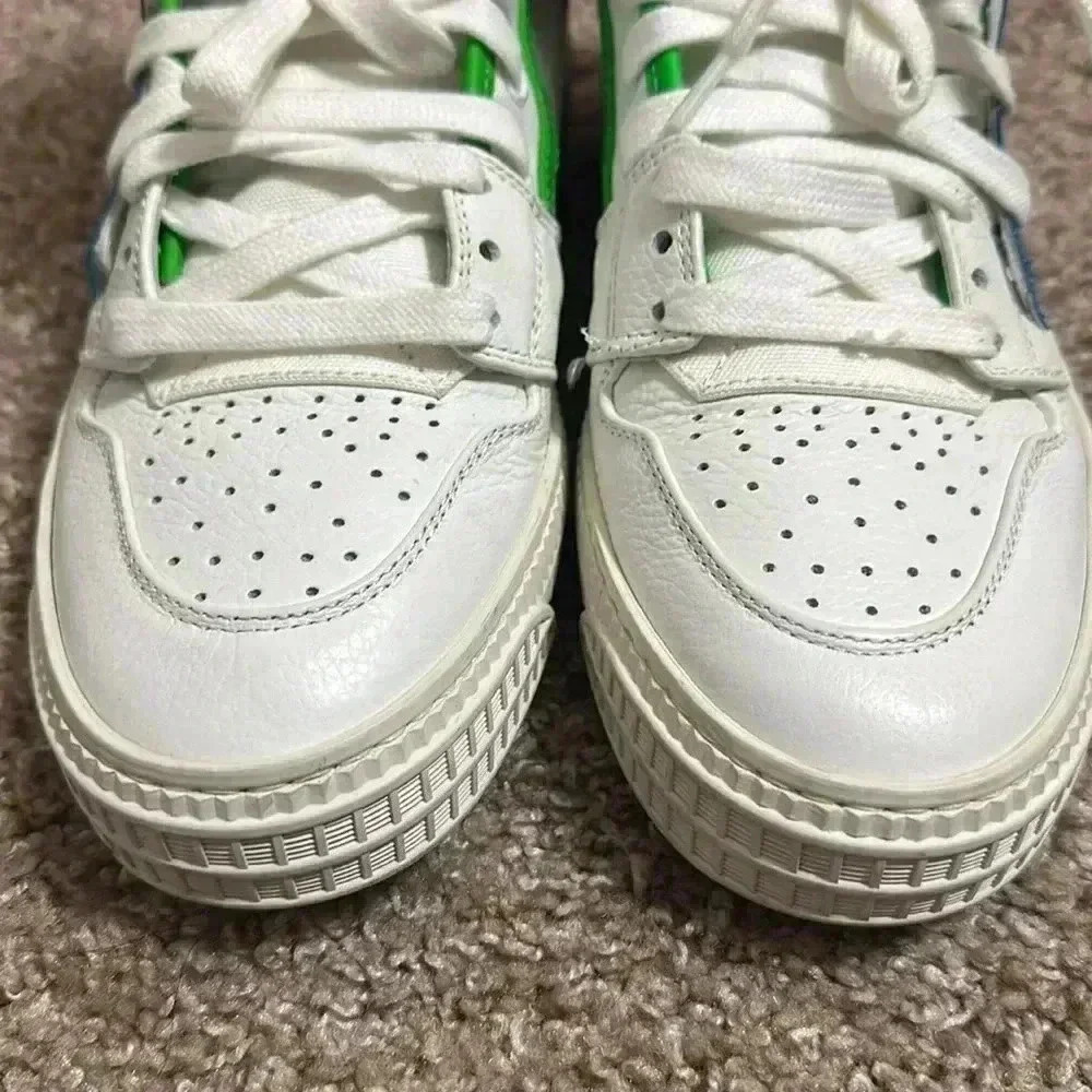 Off-White - Picture 4 of 11
